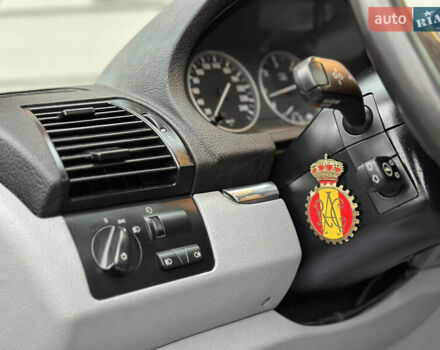 Чорний БМВ Х5, об'ємом двигуна 3 л та пробігом 304 тис. км за 10350 $, фото 40 на Automoto.ua