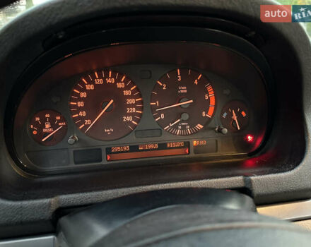 Чорний БМВ Х5, об'ємом двигуна 3 л та пробігом 290 тис. км за 11300 $, фото 17 на Automoto.ua