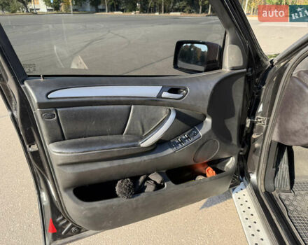 Черный БМВ Х5, объемом двигателя 3 л и пробегом 372 тыс. км за 7000 $, фото 7 на Automoto.ua