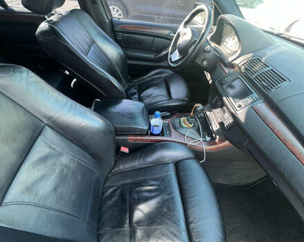 Черный БМВ Х5, объемом двигателя 4.8 л и пробегом 350 тыс. км за 7000 $, фото 2 на Automoto.ua