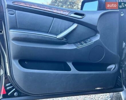 Черный БМВ Х5, объемом двигателя 4.4 л и пробегом 311 тыс. км за 9500 $, фото 9 на Automoto.ua