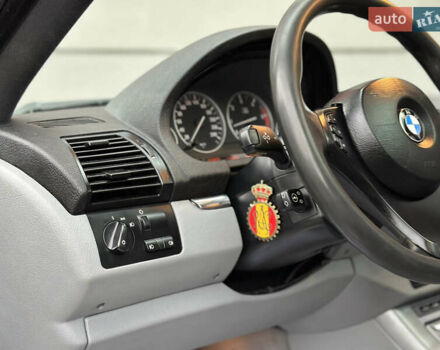 Чорний БМВ Х5, об'ємом двигуна 3 л та пробігом 304 тис. км за 10350 $, фото 39 на Automoto.ua