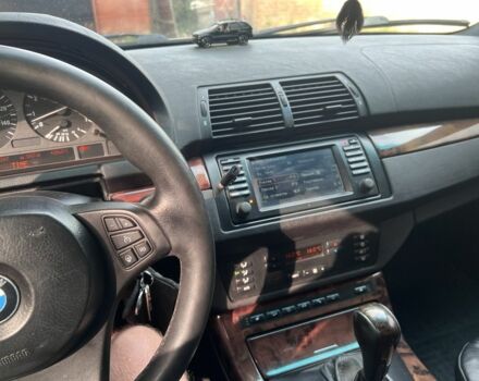 Чорний БМВ Х5, об'ємом двигуна 3 л та пробігом 294 тис. км за 8000 $, фото 4 на Automoto.ua