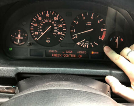 Черный БМВ Х5, объемом двигателя 4.4 л и пробегом 265 тыс. км за 9100 $, фото 12 на Automoto.ua