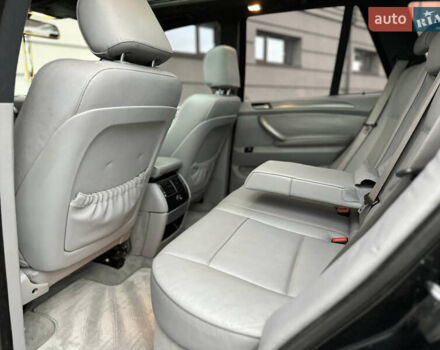 Чорний БМВ Х5, об'ємом двигуна 3 л та пробігом 304 тис. км за 10350 $, фото 78 на Automoto.ua