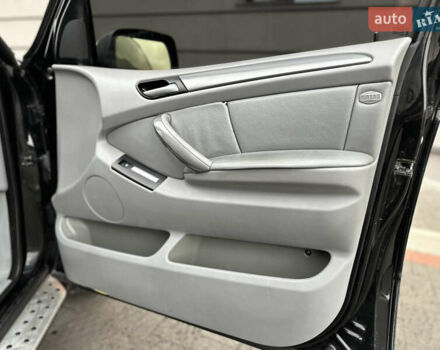 Чорний БМВ Х5, об'ємом двигуна 3 л та пробігом 304 тис. км за 10350 $, фото 56 на Automoto.ua