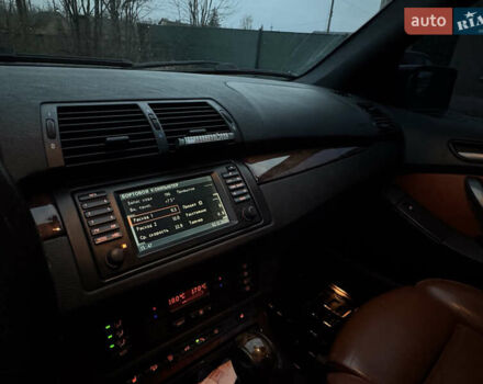 Черный БМВ Х5, объемом двигателя 2.98 л и пробегом 313 тыс. км за 14000 $, фото 16 на Automoto.ua