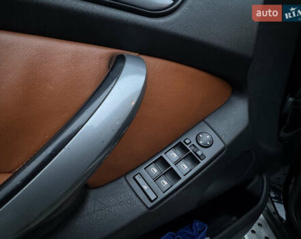 Черный БМВ Х5, объемом двигателя 2.98 л и пробегом 313 тыс. км за 14000 $, фото 22 на Automoto.ua