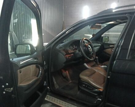 Черный БМВ Х5, объемом двигателя 3 л и пробегом 380 тыс. км за 12400 $, фото 15 на Automoto.ua