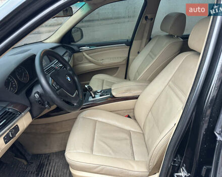 Черный БМВ Х5, объемом двигателя 4.8 л и пробегом 300 тыс. км за 9500 $, фото 10 на Automoto.ua