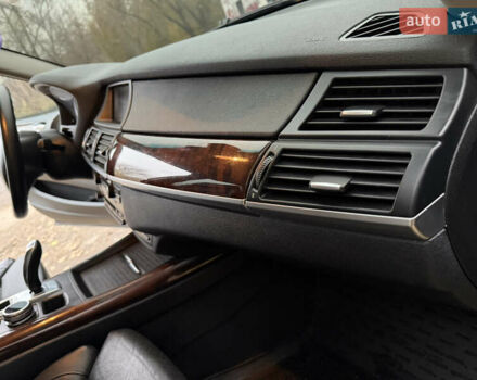 Черный БМВ Х5, объемом двигателя 3 л и пробегом 265 тыс. км за 12500 $, фото 26 на Automoto.ua