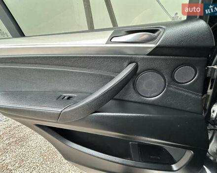 Черный БМВ Х5, объемом двигателя 2.99 л и пробегом 258 тыс. км за 15000 $, фото 16 на Automoto.ua