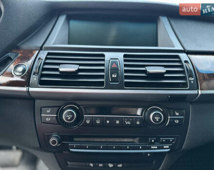 Черный БМВ Х5, объемом двигателя 3 л и пробегом 270 тыс. км за 12250 $, фото 60 на Automoto.ua