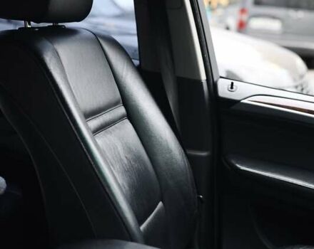 Черный БМВ Х5, объемом двигателя 3 л и пробегом 153 тыс. км за 14000 $, фото 13 на Automoto.ua