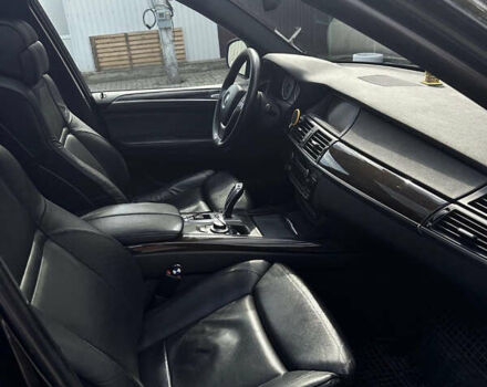 Черный БМВ Х5, объемом двигателя 4.8 л и пробегом 177 тыс. км за 15000 $, фото 3 на Automoto.ua