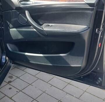 Черный БМВ Х5, объемом двигателя 4.8 л и пробегом 300 тыс. км за 9000 $, фото 10 на Automoto.ua