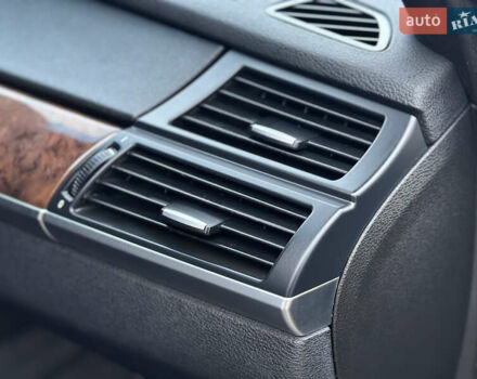 Черный БМВ Х5, объемом двигателя 3 л и пробегом 270 тыс. км за 12250 $, фото 96 на Automoto.ua