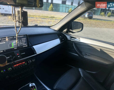 Черный БМВ Х5, объемом двигателя 3 л и пробегом 285 тыс. км за 16500 $, фото 30 на Automoto.ua