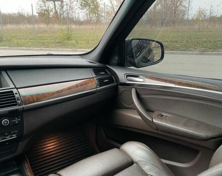 Черный БМВ Х5, объемом двигателя 4.8 л и пробегом 200 тыс. км за 11200 $, фото 9 на Automoto.ua