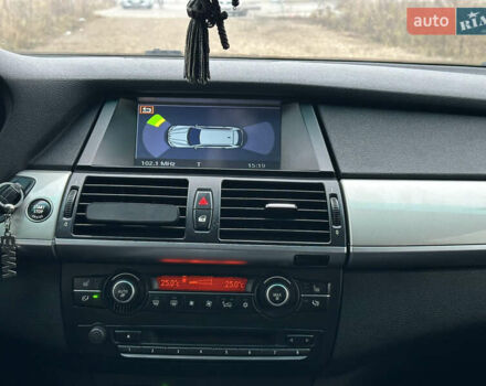 Черный БМВ Х5, объемом двигателя 2.99 л и пробегом 258 тыс. км за 15000 $, фото 14 на Automoto.ua