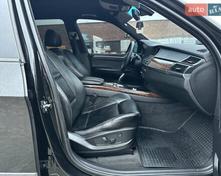 Черный БМВ Х5, объемом двигателя 3 л и пробегом 270 тыс. км за 12250 $, фото 90 на Automoto.ua