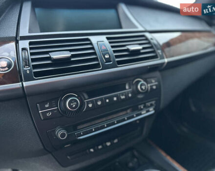 Черный БМВ Х5, объемом двигателя 3 л и пробегом 270 тыс. км за 12250 $, фото 59 на Automoto.ua