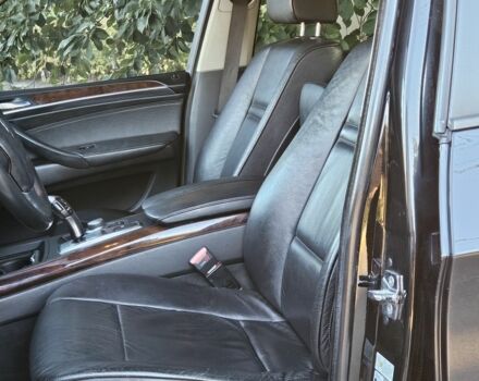 Черный БМВ Х5, объемом двигателя 3 л и пробегом 250 тыс. км за 10900 $, фото 5 на Automoto.ua