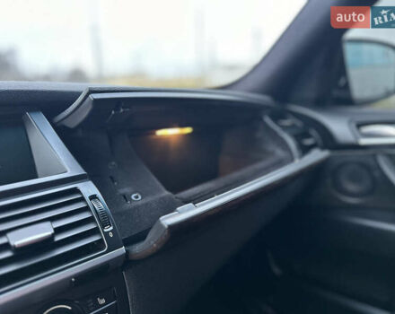 Черный БМВ Х5, объемом двигателя 3 л и пробегом 270 тыс. км за 12250 $, фото 62 на Automoto.ua