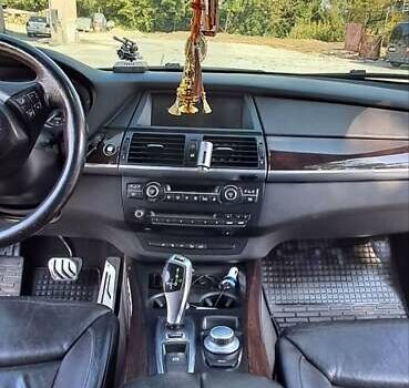 Черный БМВ Х5, объемом двигателя 4.8 л и пробегом 225 тыс. км за 12300 $, фото 5 на Automoto.ua