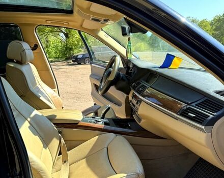 Черный БМВ Х5, объемом двигателя 3 л и пробегом 327 тыс. км за 9500 $, фото 6 на Automoto.ua