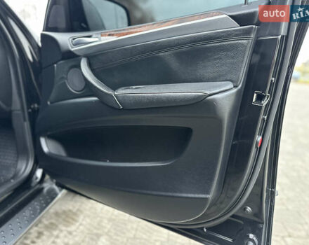 Черный БМВ Х5, объемом двигателя 3 л и пробегом 270 тыс. км за 12250 $, фото 93 на Automoto.ua