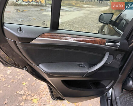 Черный БМВ Х5, объемом двигателя 3 л и пробегом 265 тыс. км за 12500 $, фото 17 на Automoto.ua