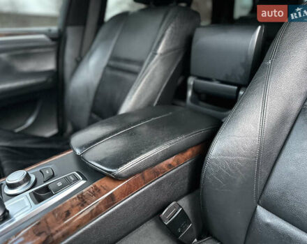 Черный БМВ Х5, объемом двигателя 3 л и пробегом 270 тыс. км за 12250 $, фото 55 на Automoto.ua