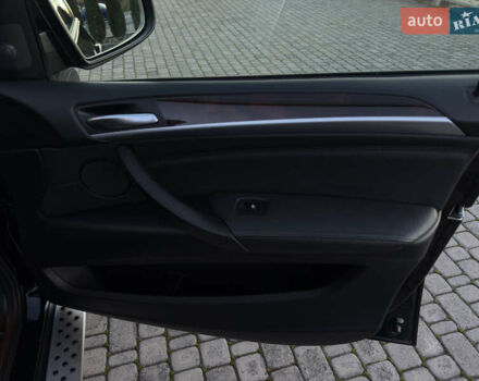 Чорний БМВ Х5, об'ємом двигуна 3 л та пробігом 110 тис. км за 12900 $, фото 102 на Automoto.ua