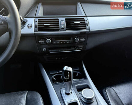 Чорний БМВ Х5, об'ємом двигуна 3 л та пробігом 244 тис. км за 16850 $, фото 17 на Automoto.ua