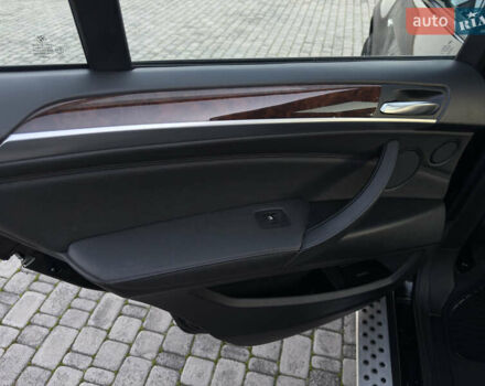 Чорний БМВ Х5, об'ємом двигуна 3 л та пробігом 110 тис. км за 12900 $, фото 63 на Automoto.ua