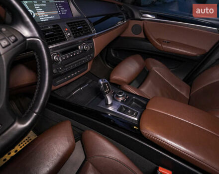 Чорний БМВ Х5, об'ємом двигуна 4.4 л та пробігом 195 тис. км за 16000 $, фото 15 на Automoto.ua