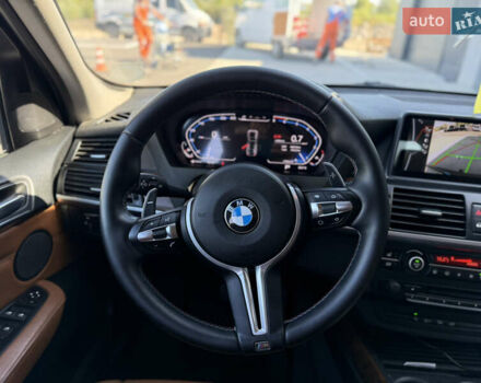 Чорний БМВ Х5, об'ємом двигуна 3 л та пробігом 300 тис. км за 14000 $, фото 5 на Automoto.ua