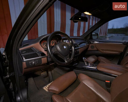 Чорний БМВ Х5, об'ємом двигуна 4.4 л та пробігом 195 тис. км за 16000 $, фото 11 на Automoto.ua