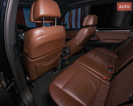 Чорний БМВ Х5, об'ємом двигуна 4.4 л та пробігом 195 тис. км за 16000 $, фото 18 на Automoto.ua