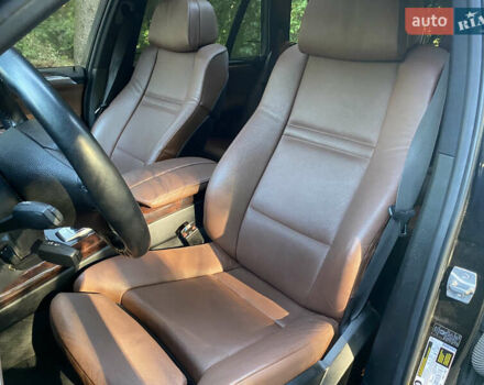 Чорний БМВ Х5, об'ємом двигуна 3 л та пробігом 206 тис. км за 18000 $, фото 30 на Automoto.ua