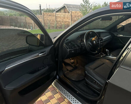 Чорний БМВ Х5, об'ємом двигуна 3 л та пробігом 243 тис. км за 13500 $, фото 4 на Automoto.ua