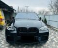 Черный БМВ Х5, объемом двигателя 4.4 л и пробегом 200 тыс. км за 17500 $, фото 1 на Automoto.ua