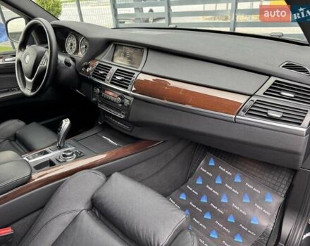 Черный БМВ Х5, объемом двигателя 4.4 л и пробегом 170 тыс. км за 17500 $, фото 40 на Automoto.ua