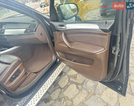 Черный БМВ Х5, объемом двигателя 3 л и пробегом 247 тыс. км за 20000 $, фото 13 на Automoto.ua