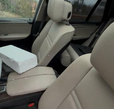 БМВ Х5 2012 в Львове на Automoto.ua Черный БМВ Х5, объемом двигателя 3 л и пробегом 161 тыс. км за 11500 $, фото 7 на Automoto.ua