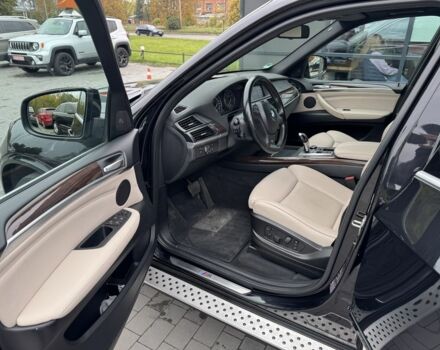Чорний БМВ Х5, об'ємом двигуна 3 л та пробігом 335 тис. км за 17500 $, фото 6 на Automoto.ua