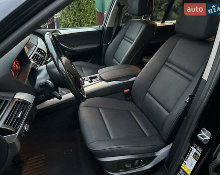 Чорний БМВ Х5, об'ємом двигуна 3 л та пробігом 189 тис. км за 13500 $, фото 63 на Automoto.ua