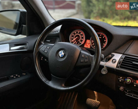 Чорний БМВ Х5, об'ємом двигуна 3 л та пробігом 189 тис. км за 13500 $, фото 71 на Automoto.ua