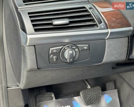 Черный БМВ Х5, объемом двигателя 4.4 л и пробегом 170 тыс. км за 17500 $, фото 15 на Automoto.ua